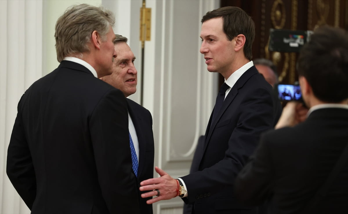 Rusya Devlet Başkanı Vladimir Putin ile ABD Başkanı Donald Trump'ın Orta Doğu Özel Temsilcisi...