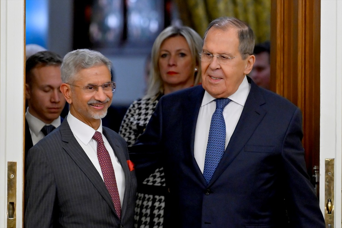 Rusya Dışişleri Bakanı Sergey Lavrov (sağda), Şanghay İşbirliği Örgütü (ŞİÖ) Hükümet Başkanları...