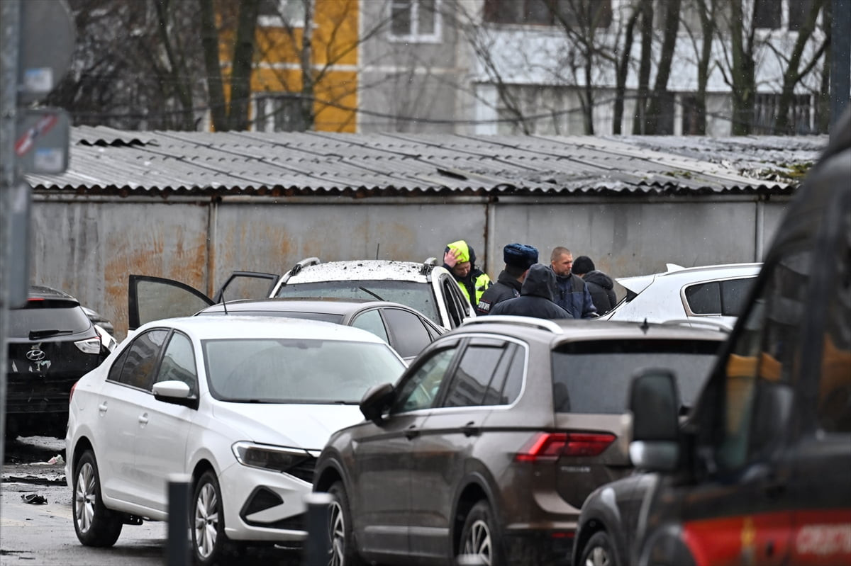 Rusya'nın başkenti Moskova'da otomobile yerleştirilen patlayıcının infilak etmesi sonucu...