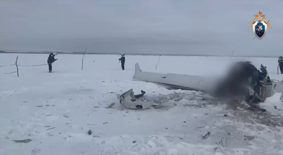 Rusya'nın Orenburg bölgesi yakınlarında bir eğitim uçağının düşmesi sonucu 3 kişi yaşamını...