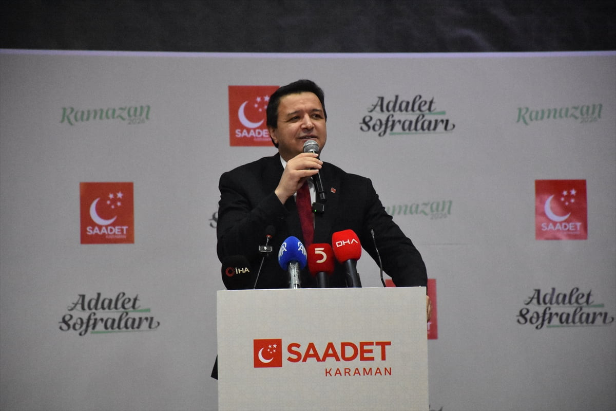 Saadet Partisi Genel Başkanı Mahmut Arıkan,  partisinin Karaman İl Başkanlığınca bir otelde...