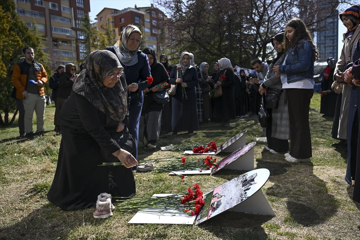 Saadet Partisi Kadın Kolları üyeleri, İran'ın Hürmüzgan eyaletindeki bir ilkokula düzenlenen ve...