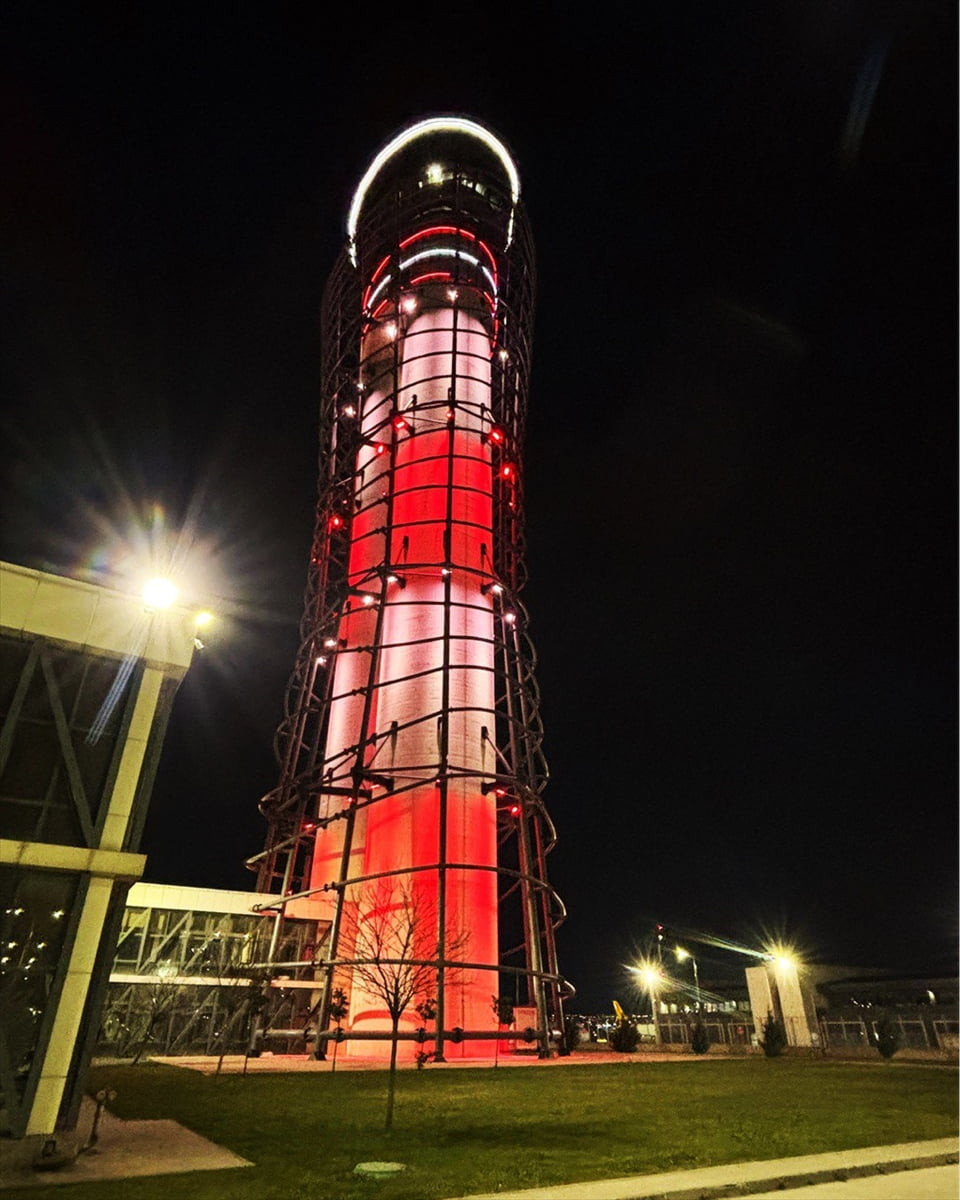 Sabiha Gökçen Havalimanı'nın hava trafik kontrol kulesi, 18 Mart Şehitleri Anma Günü ve Çanakkale...