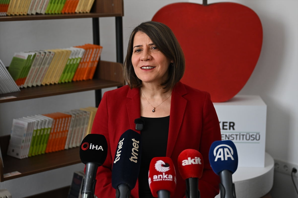 Sabri Ülker Vakfı Bilim Kurulu Üyesi, Hacettepe Üniversitesi Beslenme ve Diyetetik Bölümü Başkanı...