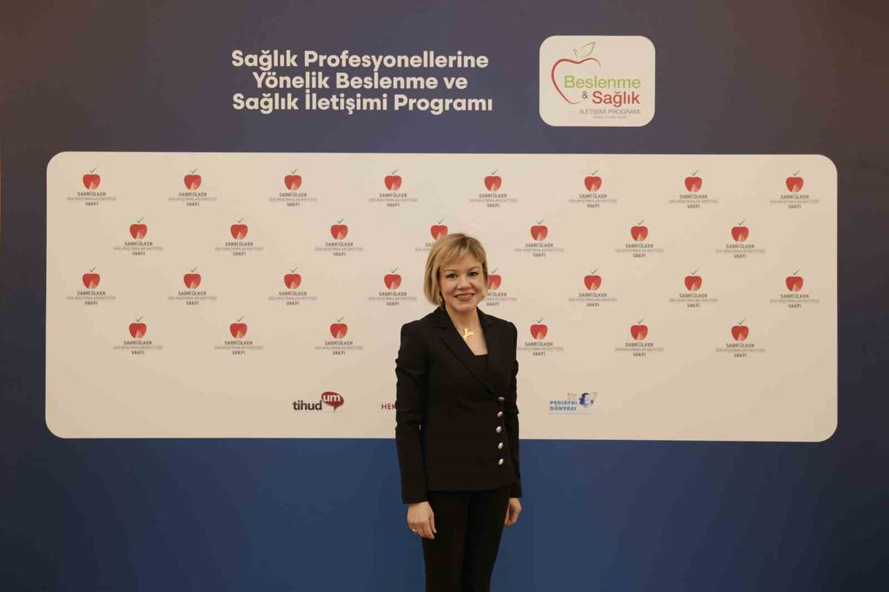 SABRİ ÜLKER VAKFI GENEL SEKRETERİ VE İCRADAN SORUMLU YÖNETİM KURULU ÜYESİ BEGÜM MUTUŞ