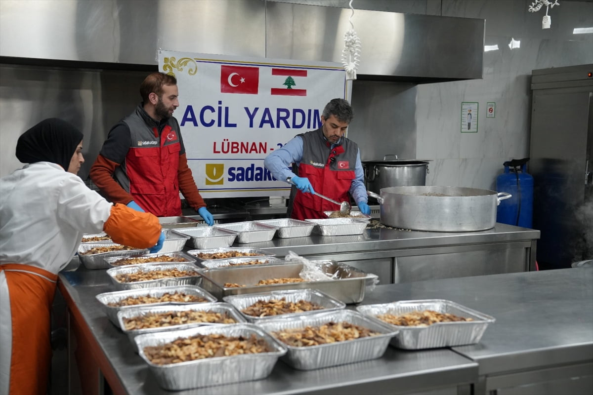 Sadakataşı Derneği, İsrail'in saldırıları nedeniyle Lübnan'da yerinden edilen 500 aileye acil...