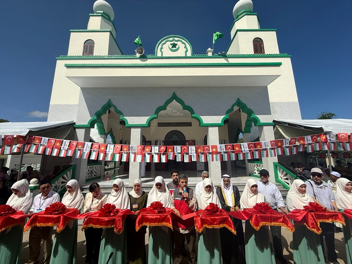 Sadakataşı Derneği, Vietnam'ın Tay Ninh kentinde yaşayan Müslümanların ihtiyaçları doğrultusunda...