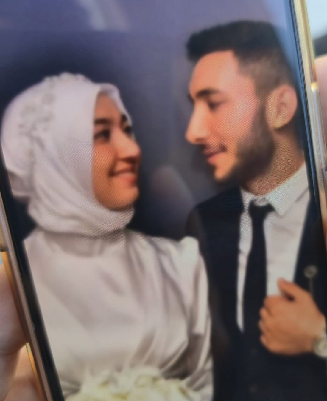 SADIK GÜNDEN, EŞİ ÖZBEKİSTAN UYRUKLU AZİZA KHATAMOVA VE ÇİFTİN HENÜZ 6 AYLIK OLAN BEBEKLERİ TİMUR...