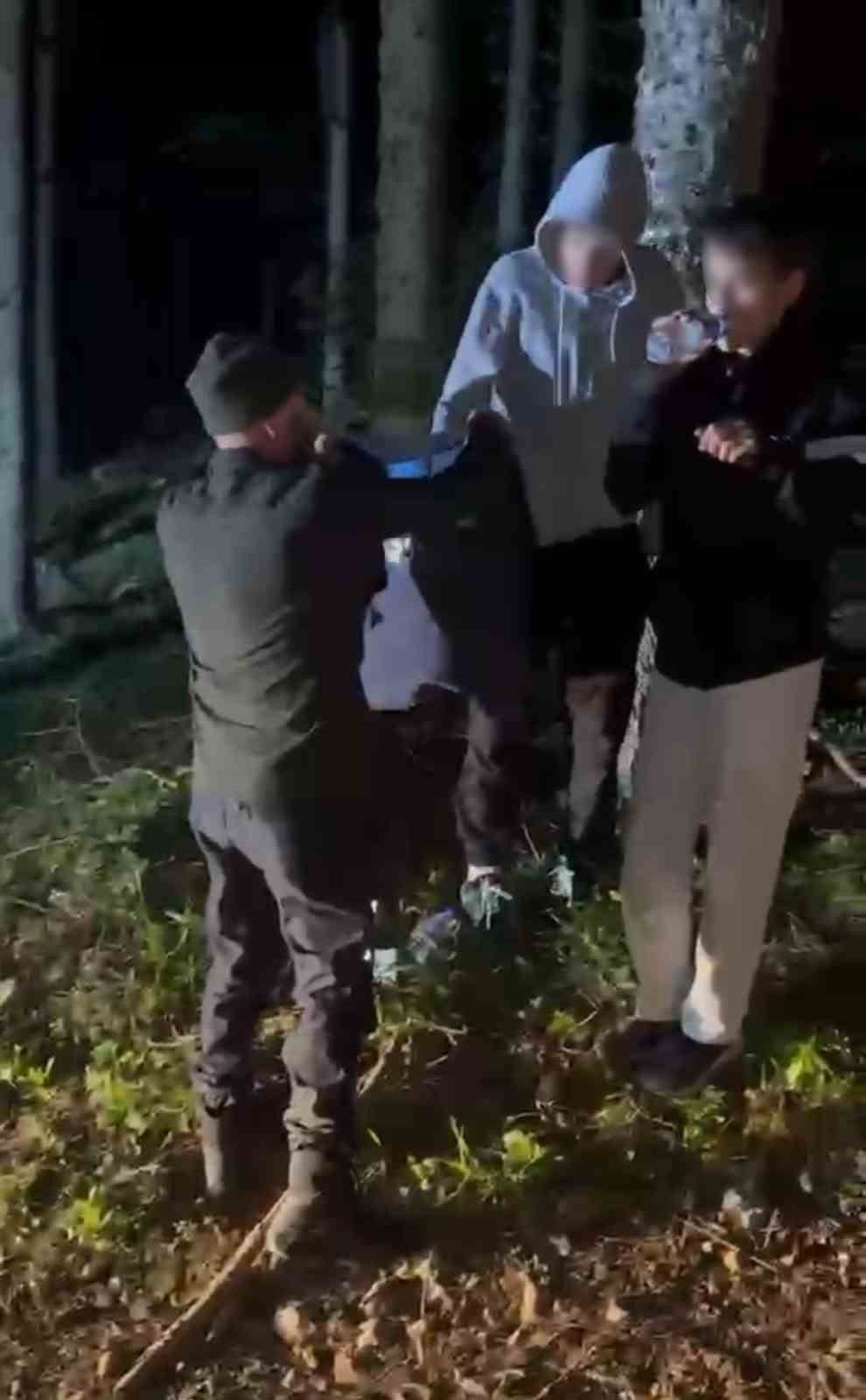 SAFRANBOLU İLÇESİNDE ORMANLIK ALANDA DOĞA GEZİSİNE ÇIKAN İKİ ÇOCUK, EKİPLERİN YÜRÜTTÜĞÜ ARAMA...