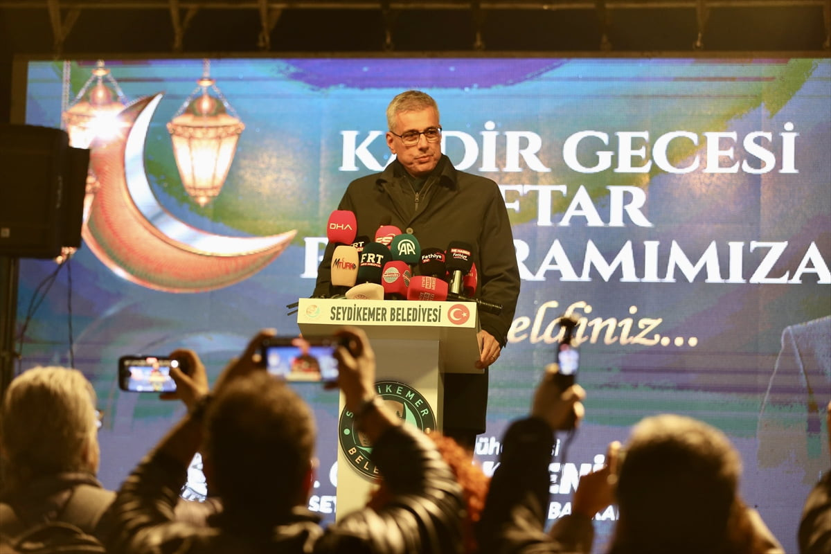 Sağlık Bakanı Kemal Memişoğlu, bir dizi program için geldiği Muğla'da, Seydikemer Belediyesince...