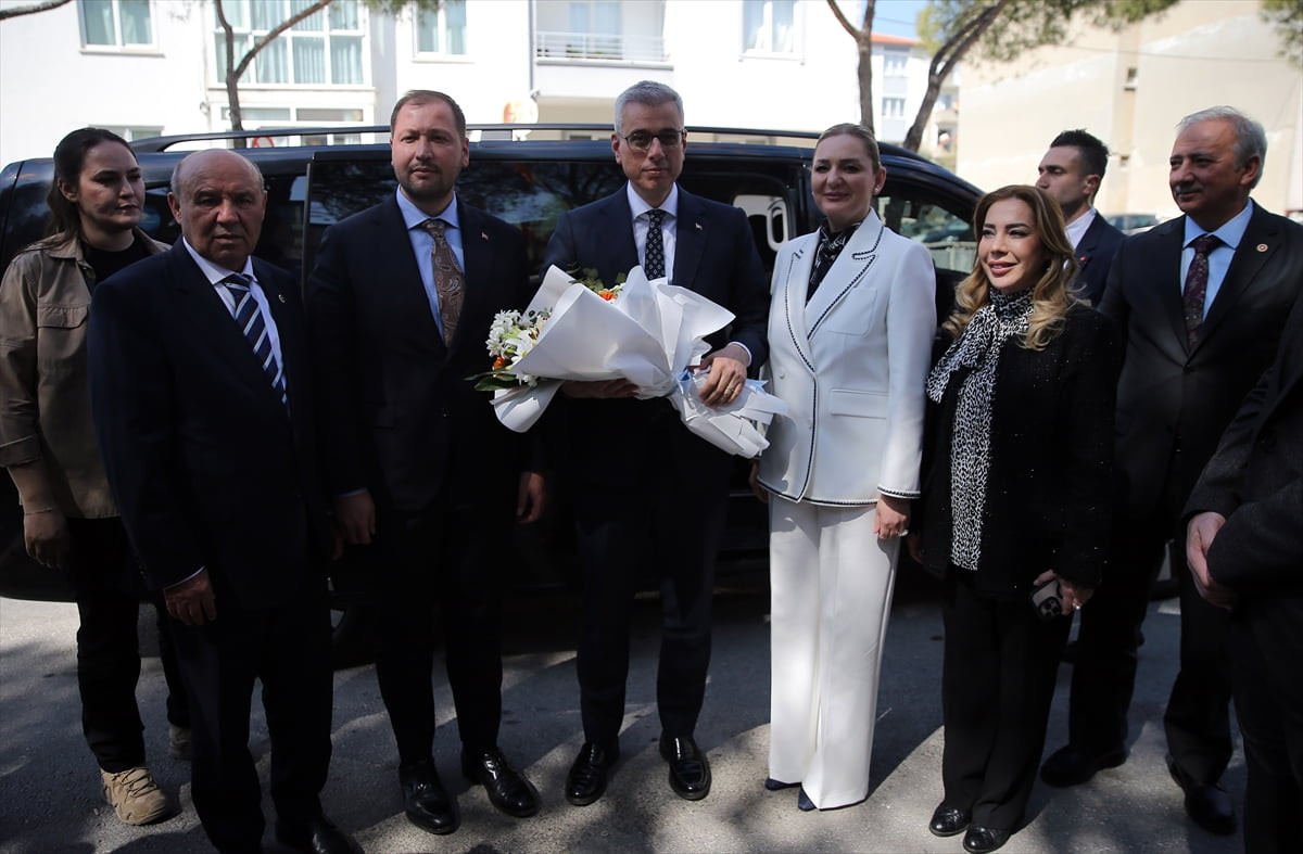 Sağlık Bakanı Kemal Memişoğlu, programı kapsamında geldiği Muğla'da, AK Parti İl Başkanlığı'nı...