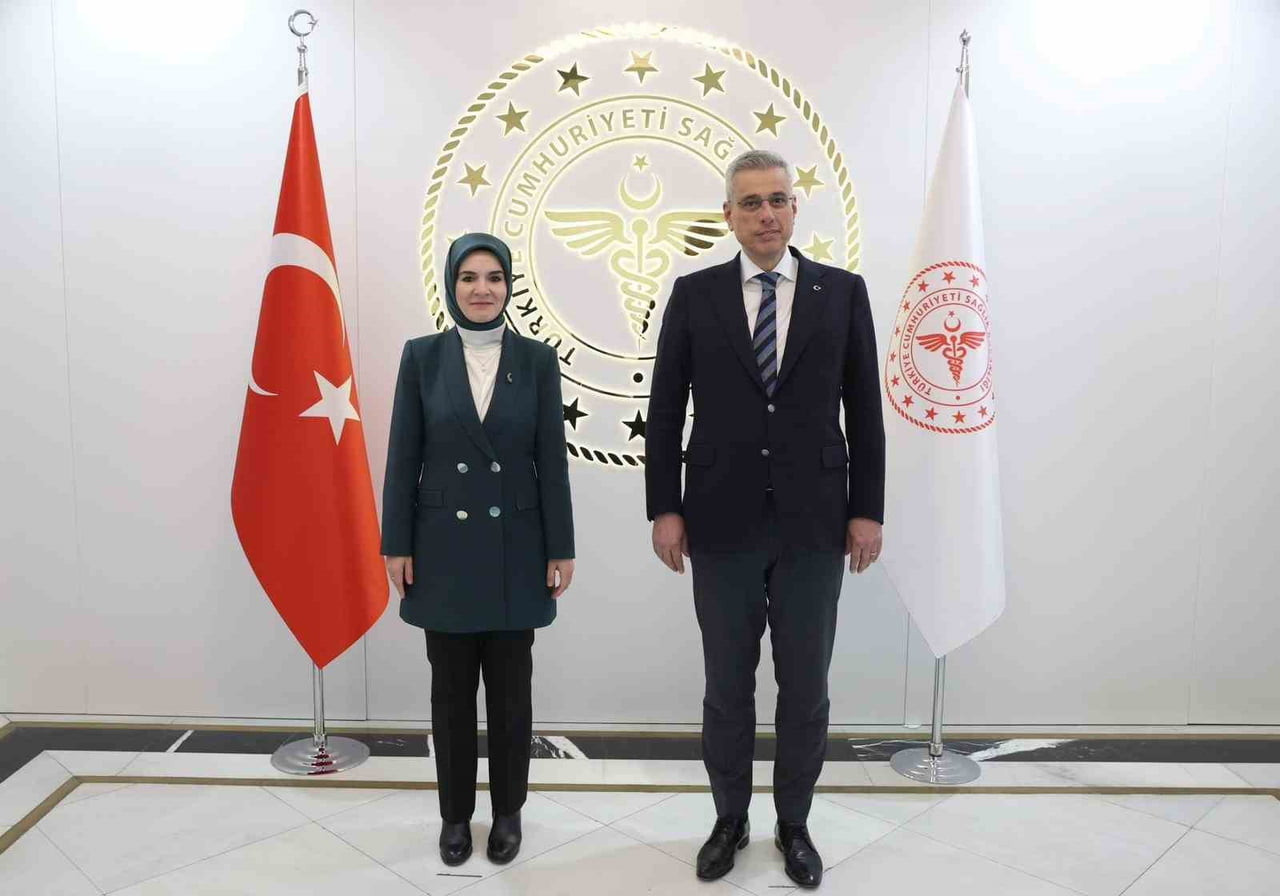 SAĞLIK BAKANI KEMAL MEMİŞOĞLU VE AİLE VE SOSYAL HİZMETLER BAKANI MAHİNUR ÖZDEMİR GÖKTAŞ PROTOKOLÜ...