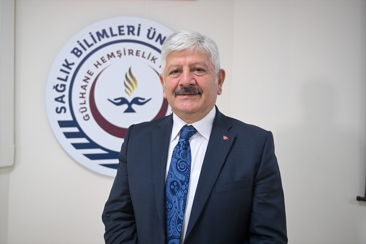 Sağlık Bilimleri Üniversitesi Rektörü Prof. Dr. Kemalettin Aydın, AA muhabirine  Sağlık Bilimleri...