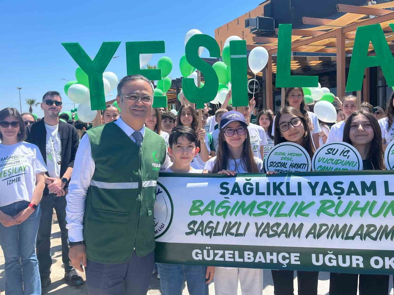 ‘SAĞLIKLI YAŞAMDA HAREKET HAFTASI’ ETKİNLİKLERİ KAPSAMINDA GÜZELBAHÇE’DE GENİŞ KATILIMLI BİR...