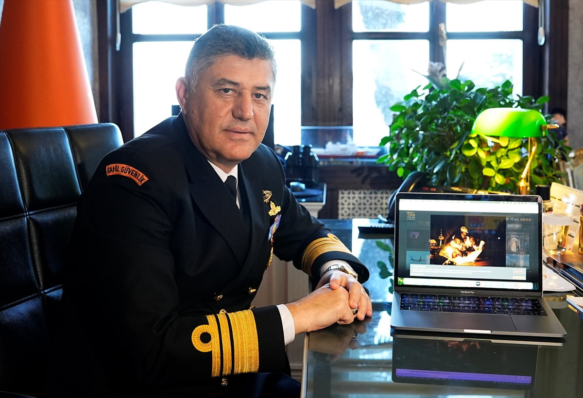 Sahil Güvenlik Marmara ve Boğazlar Bölge Komutanı Tümamiral Serkan Tezel, Anadolu Ajansının (AA)...