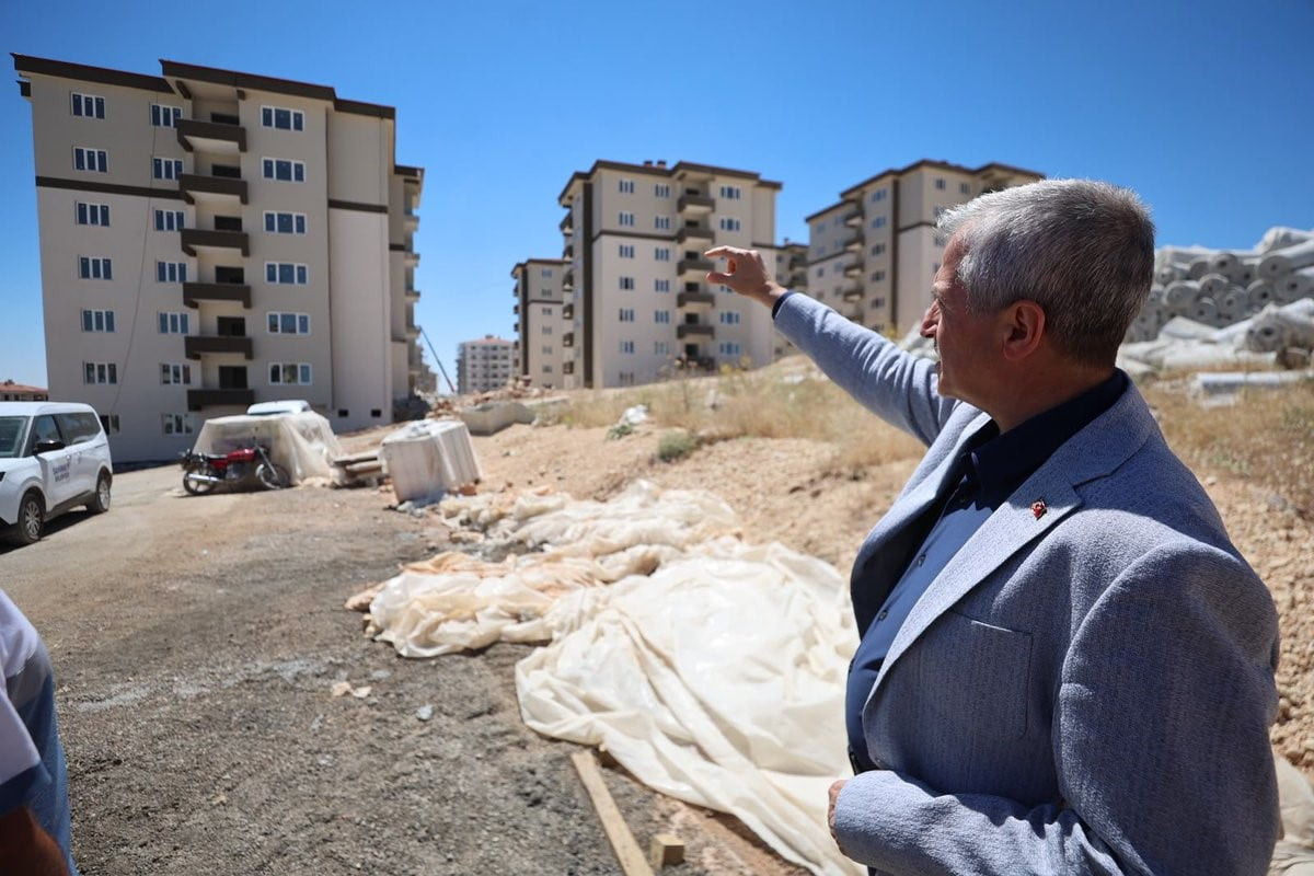 ŞAHİNBEY'DE 3 BİN 414 SOSYAL KONUT HIZLA YÜKSELİYOR