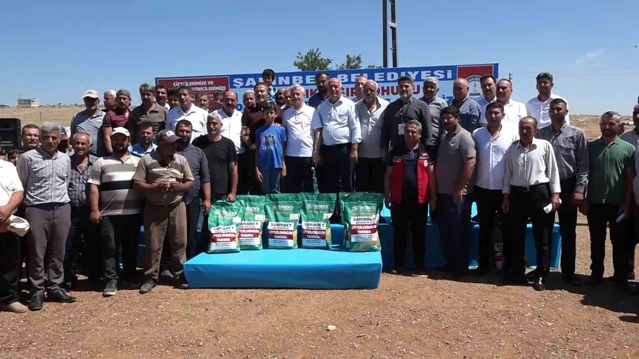 ŞAHİNBEY’DEN ÇİFTÇİLERE SERTİFİKALI SİLAJLIK MISIR TOHUM