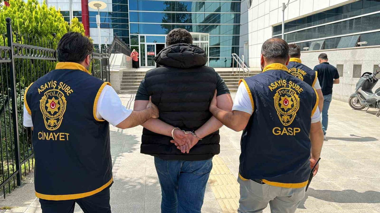 ŞAHIS, SEVK EDİLDİĞİ ADIYAMAN ADLİYESİ’NDE ÇIKARILDIĞI ADLİ MAKAMLARCA TUTUKLANARAK CEZAEVİNE...