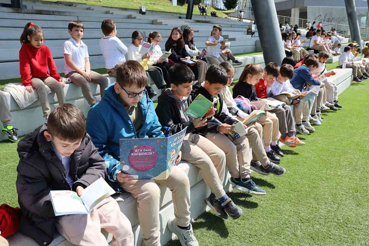 SAKARYA BÜYÜKŞEHİR BELEDİYESİ TARAFINDAN AYÇİÇEK BİSİKLET VADİSİ’NDE DÜZENLENEN PROGRAMDA İLKOKUL...