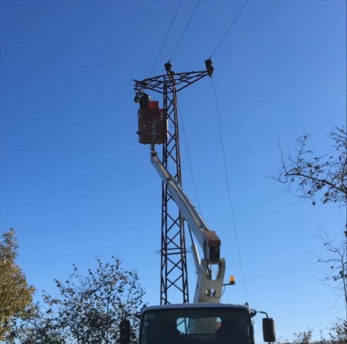 Sakarya Elektrik Dağıtım AŞ (SEDAŞ), yeni yıla ilişkin hizmet verdiği bölgelerde artan enerji...