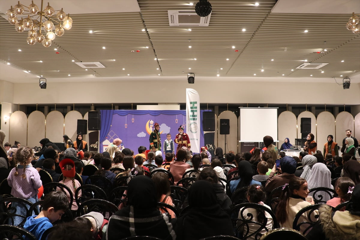 Sakarya İnsan Hak ve Hürriyetleri (İHH) İnsani Yardım Derneğince, "Dünya Yetimler Günü"...