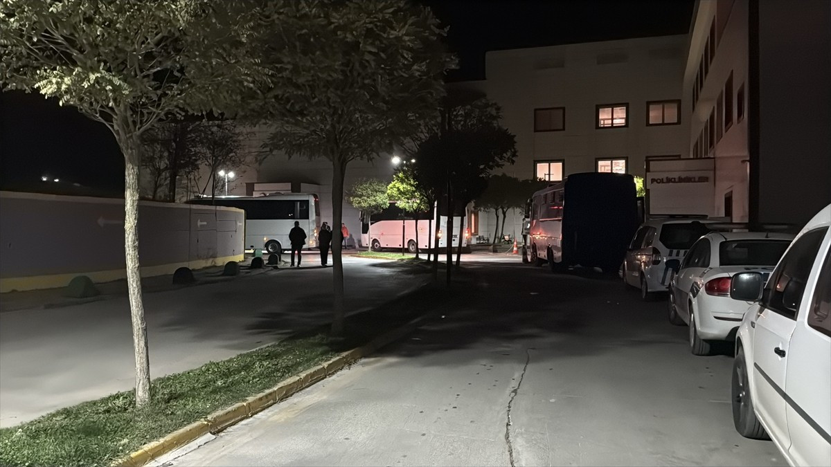 Sakarya Valiliği, açık cezaevindeki 131 hükümlünün gıda zehirlenmesi şüphesiyle tedbir amaçlı...