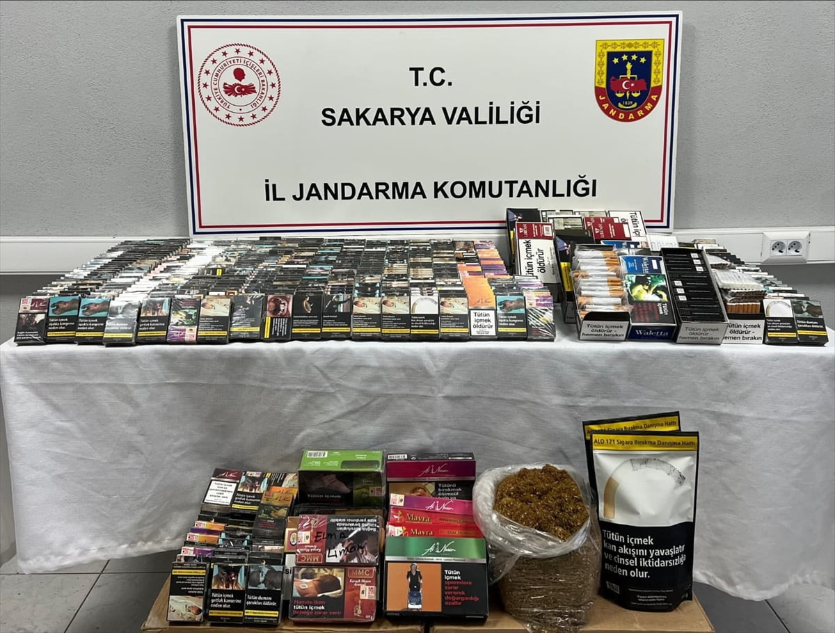 Sakarya'da 1 ton 260 kilogram kaçak tütün ele geçirilen operasyonda 6 şüpheli gözaltına...
