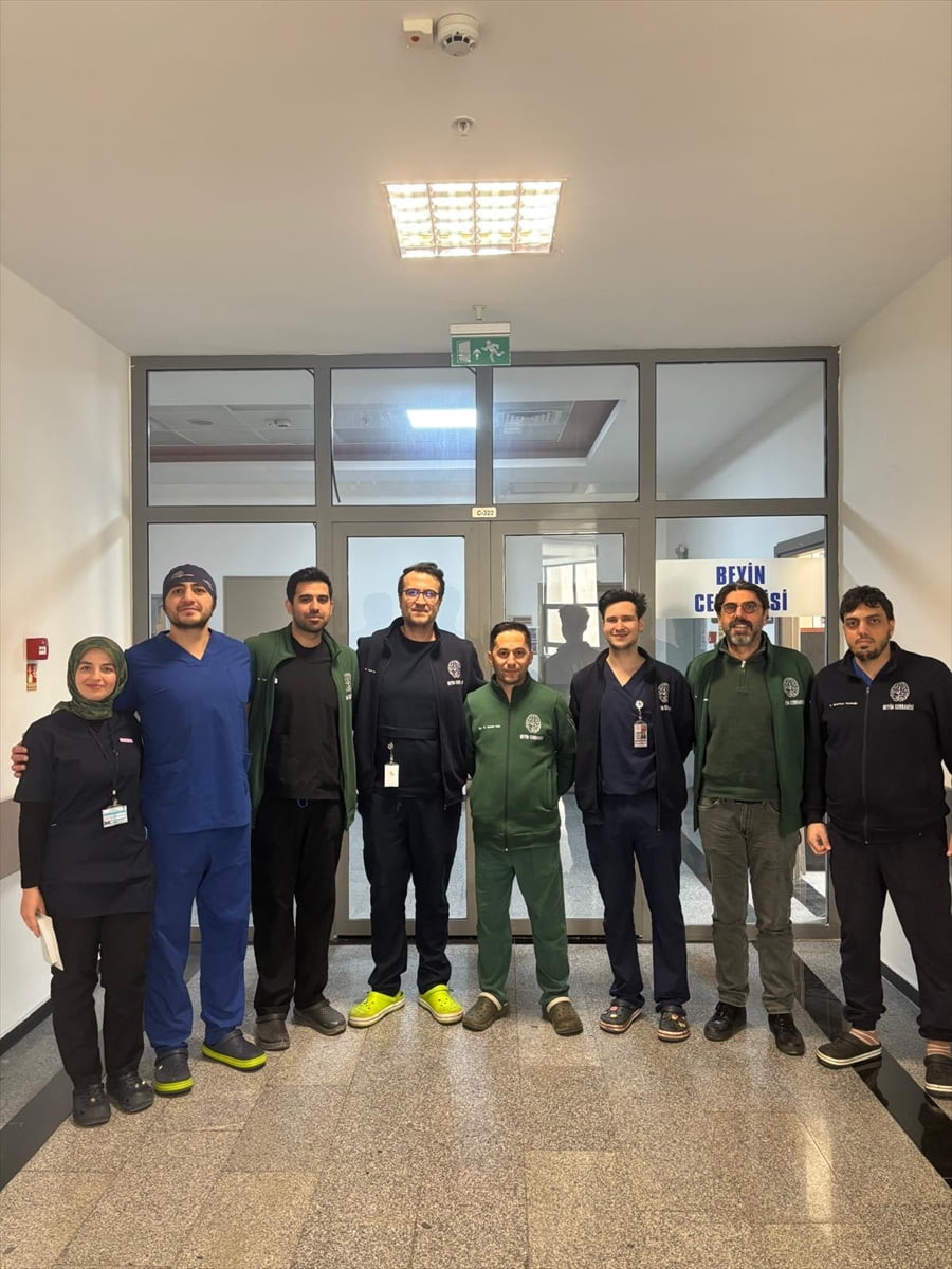 Sakarya'da 1 yılda modern yöntemle bel fıtığı ve dar kanal ameliyatı olan 100 hasta iyileşti....