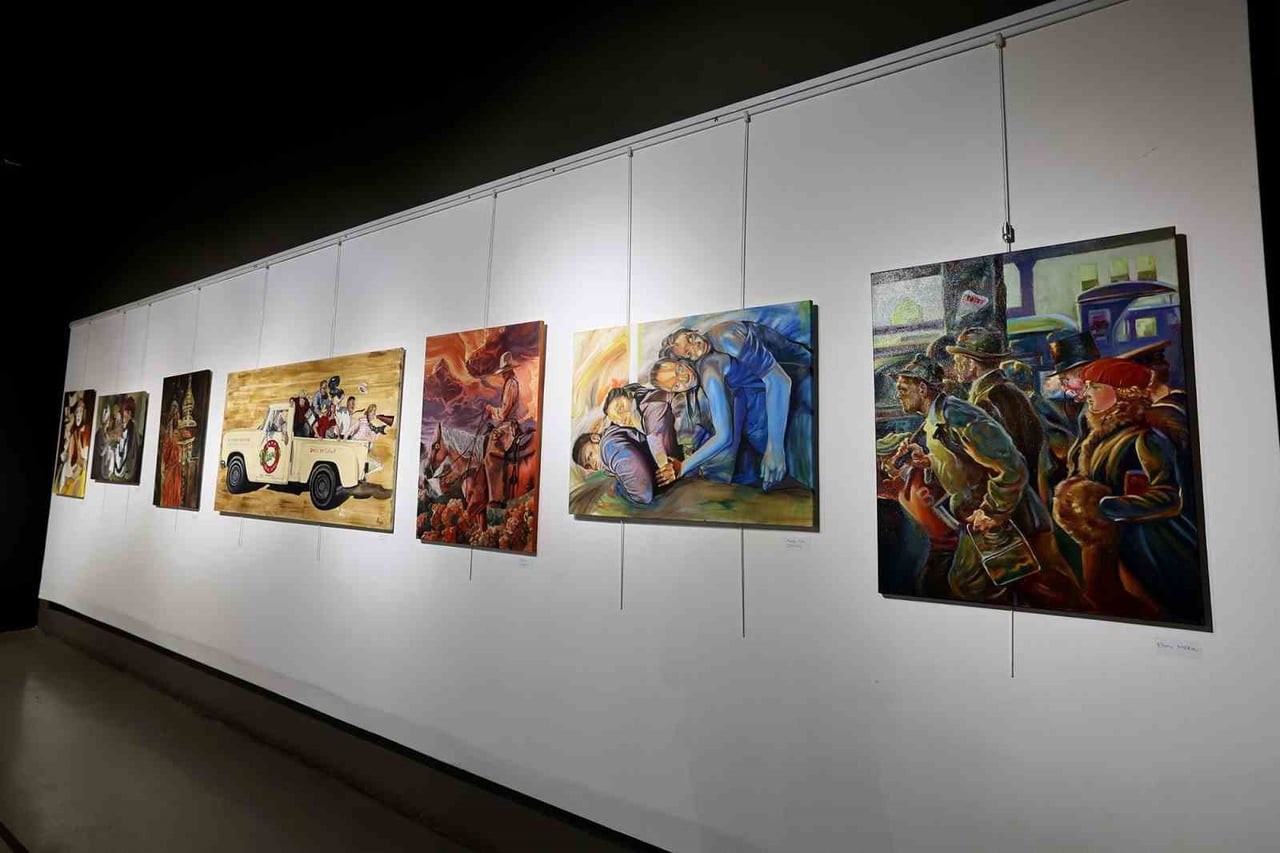 SAKARYA'DA MAYIS AYI KÜLTÜR SANAT TAKVİMİ KAPSAMINDA DÜZENLENEN "GENÇ RENKLER" YIL SONU SERGİSİ...