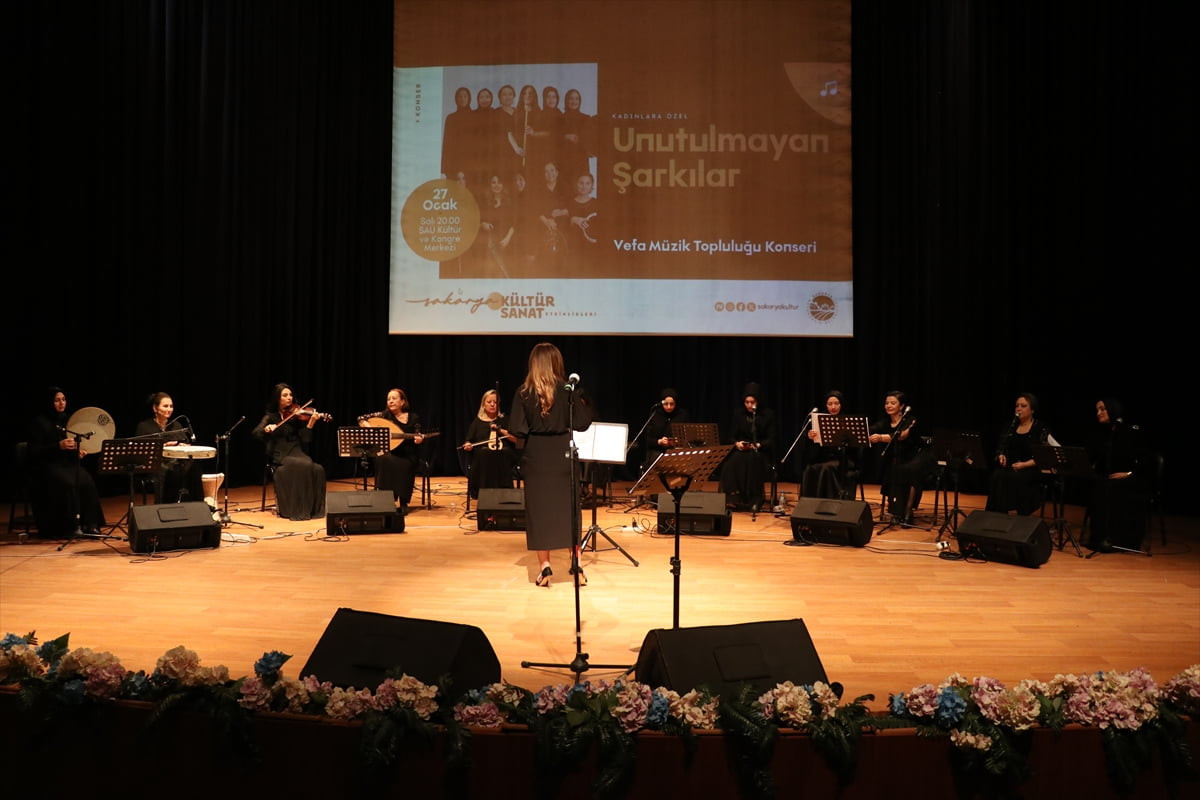 Sakarya'da müziğin birleştirici gücünden esinlenen farklı yaş ve meslek gruplarındaki kadınların...