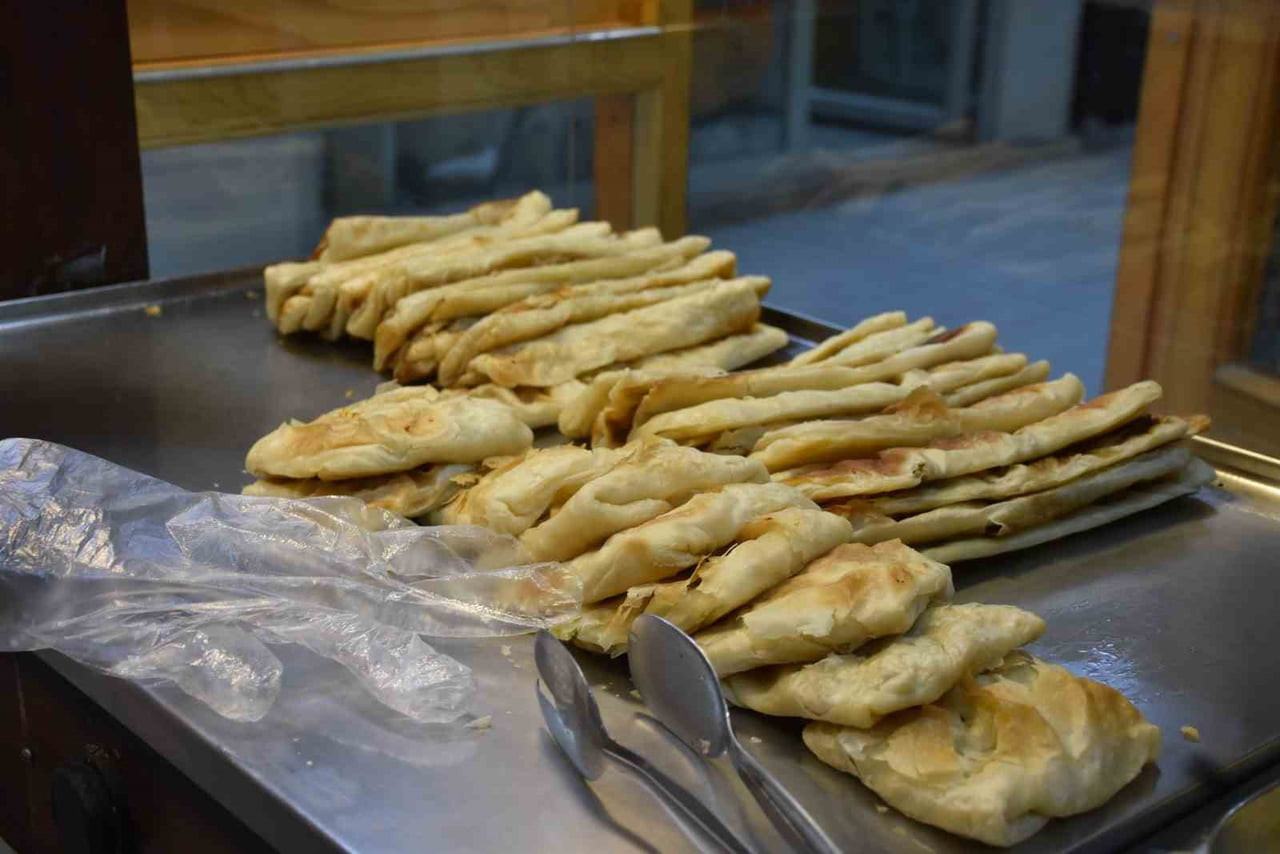 SAKARYA'NIN HENDEK İLÇESİNDE YARIM ASRA YAKINDIR AYNI ADRESTE ÜRETİLEN, SU, TUZ VE SIVI YAĞ...