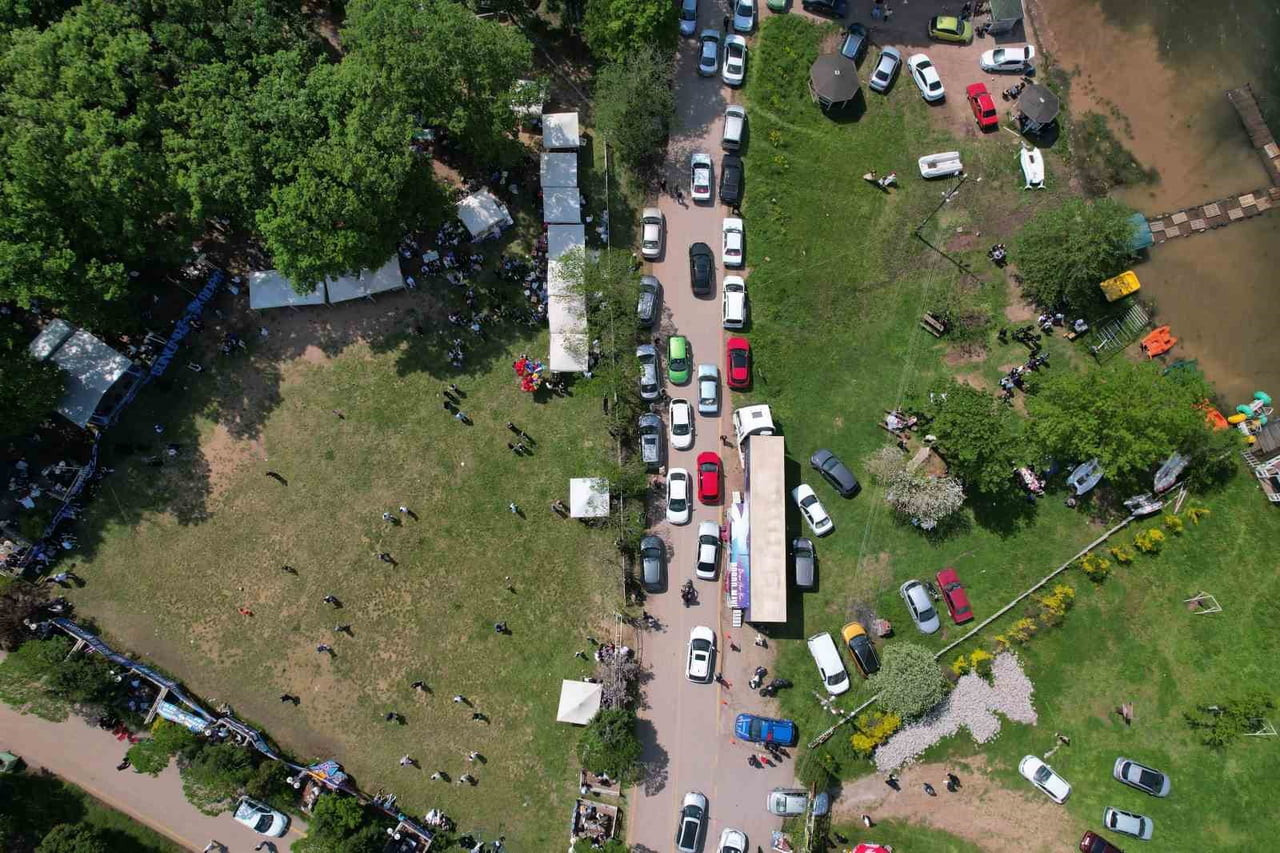 SAKARYA’DA HAVANIN ISINMASINI VE ANNELER GÜNÜNÜ FIRSAT BİLENLER POYRAZLAR TABİAT PARKI’NDA...