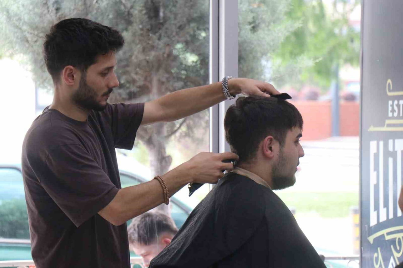 SAKARYA’DA KURBAN BAYRAMI MESAİSİ YOĞUN BİR ŞEKİLDE DEVAM EDİYOR. KURBAN BAYRAMI’NA SAYILI GÜNLER...