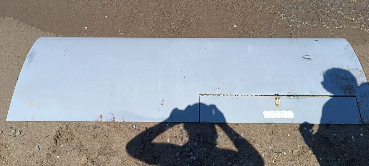 SAKARYA’NIN KARASU İLÇESİNDE SAHİLE VURAN VE BİR İNSANSIZ HAVA ARACINA (İHA) AİT OLDUĞU...