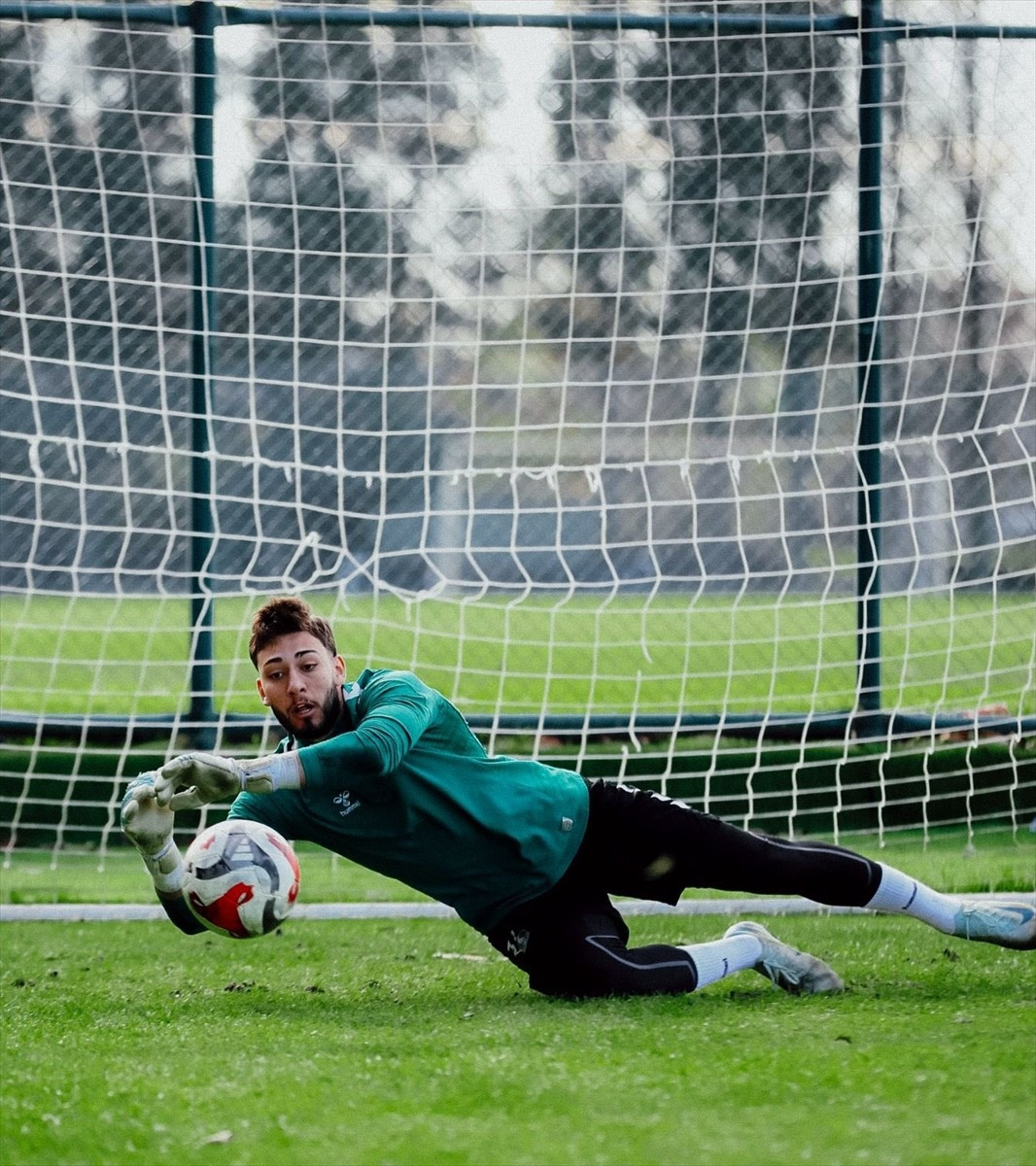 Sakaryaspor, Trendyol 1. Lig'in 15. haftasında evinde Eminevim Ümraniyespor ile oynayacağı maçın...