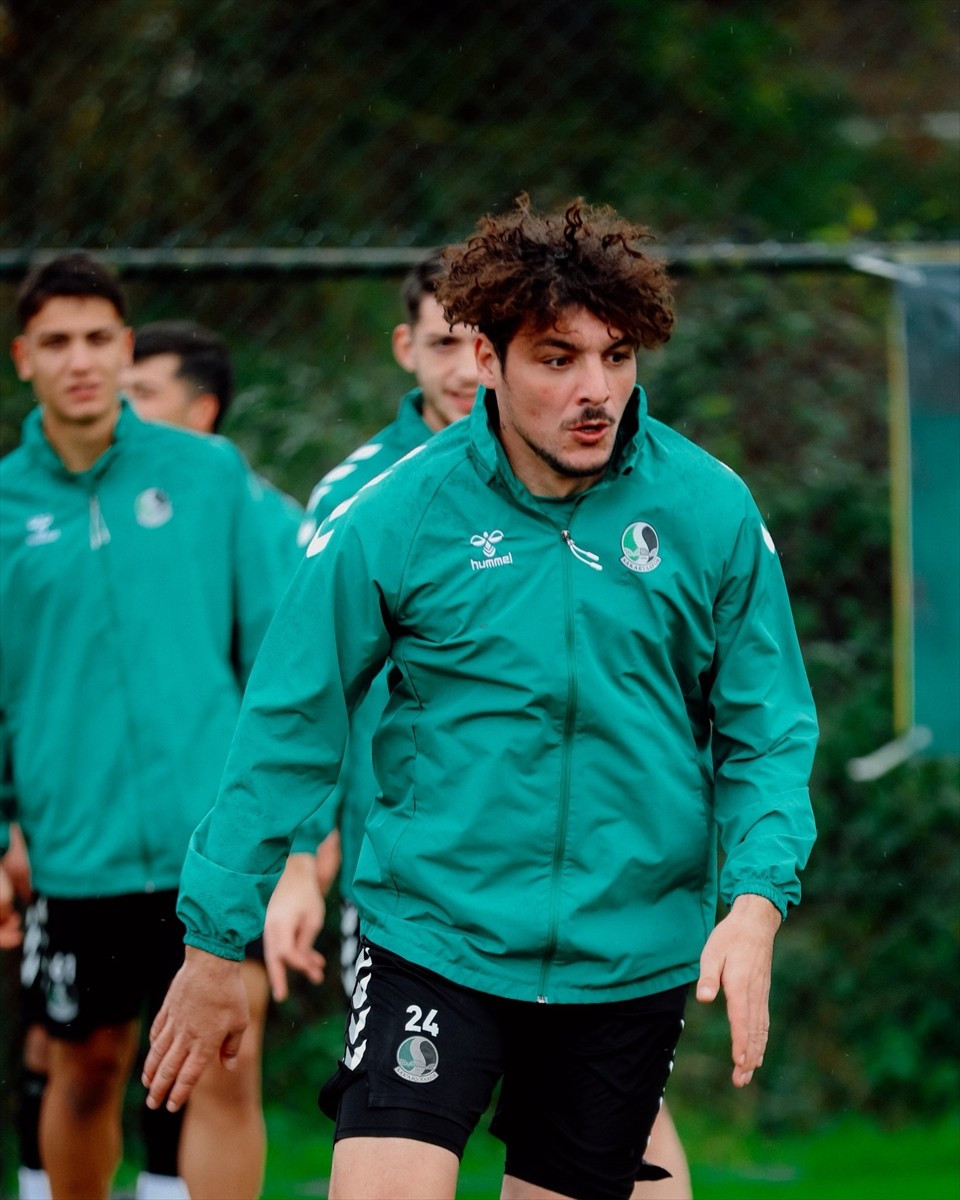 Sakaryaspor, Trendyol 1. Lig'in 17. haftasında 15 Aralık Pazartesi günü sahasında Atakaş Hatayspor...