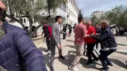 Saldırıyı babasına ait silahlarla gerçekleştirmiş