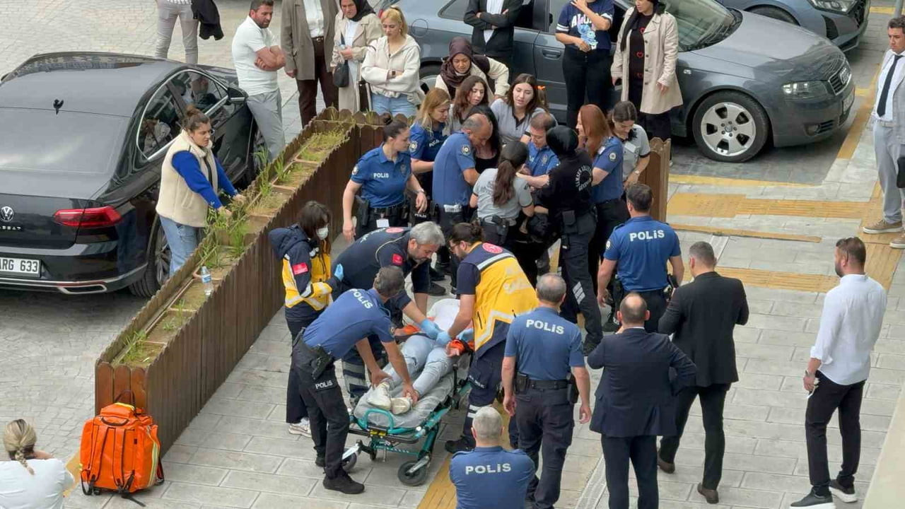 SAMSUN ADLİYESİ’NDE GÖRÜLEN KASTEN YARALAMA DAVASININ ARDINDAN TARAFLAR ARASINDA ÇIKAN KAVGA...