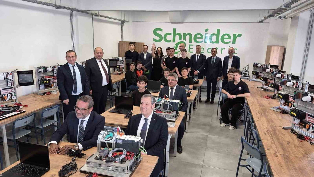 SAMSUN ATAKUM MESLEKİ VE TEKNİK ANADOLU LİSESİ’NDE KURULAN OTOMASYON SİSTEMLERİ ATÖLYESİ...