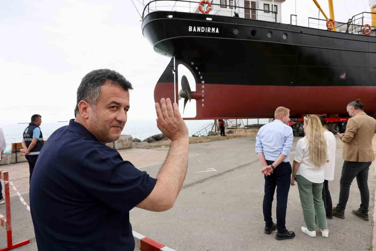 SAMSUN BÜYÜKŞEHİR BELEDİYE BAŞKANI HALİT DOĞAN, BANDIRMA VAPURU MÜZESİ'NİN YARIN KARADAN...