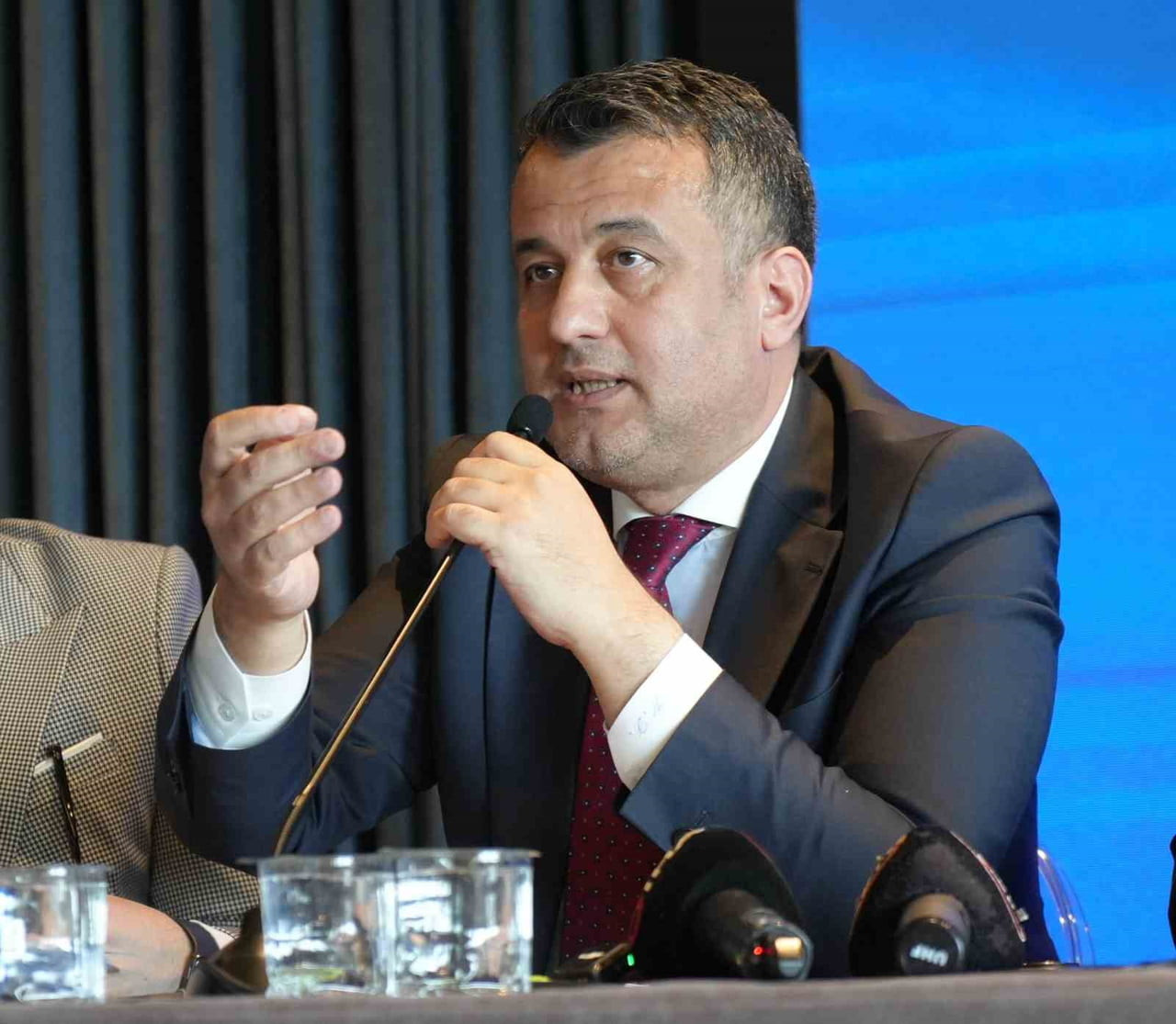 SAMSUN BÜYÜKŞEHİR BELEDİYE (SBB) BAŞKANI HALİT DOĞAN, MECLİS TOPLANTISI’NDA TÜRKİYE’DE İLK OLAN...