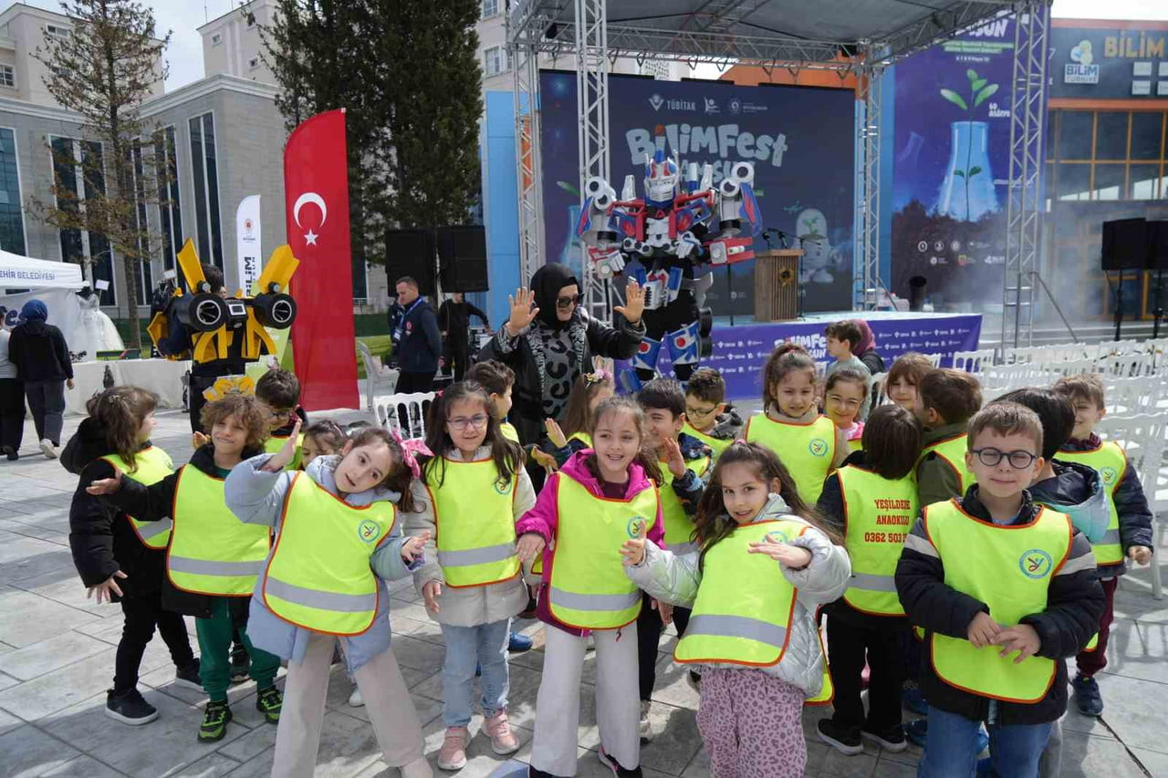SAMSUN BÜYÜKŞEHİR BELEDİYESİ (SBB) ÖNCÜLÜĞÜNDE DÜZENLENEN "BİLİMFEST", AÇILIŞ TÖRENİ İLE BAŞLADI....