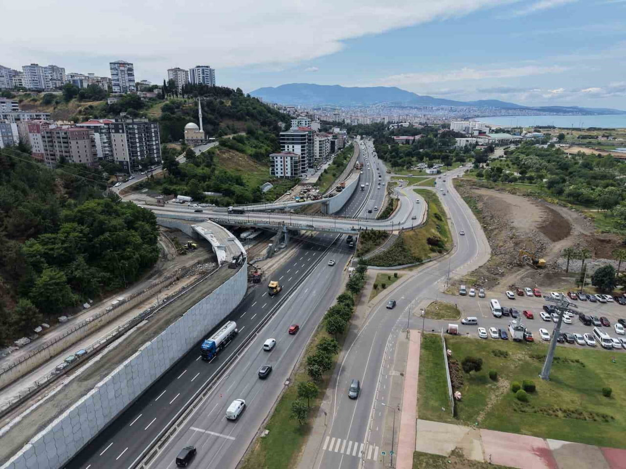 SAMSUN BÜYÜKŞEHİR BELEDİYESİ TARAFINDAN HAYATA GEÇİRİLEN ULAŞIM YATIRIMLARI İLE KENTİN ULAŞIM...