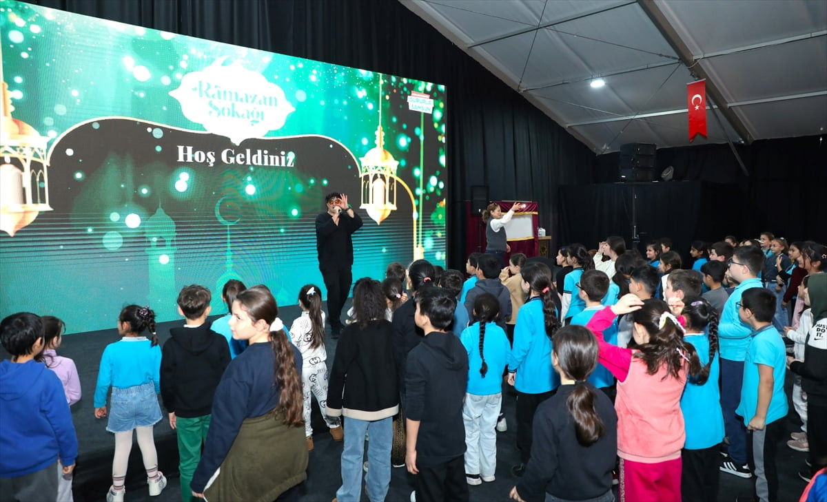 Samsun Büyükşehir Belediyesi tarafından kurulan Ramazan Sokağı, ramazan ayı boyunca düzenlenen...