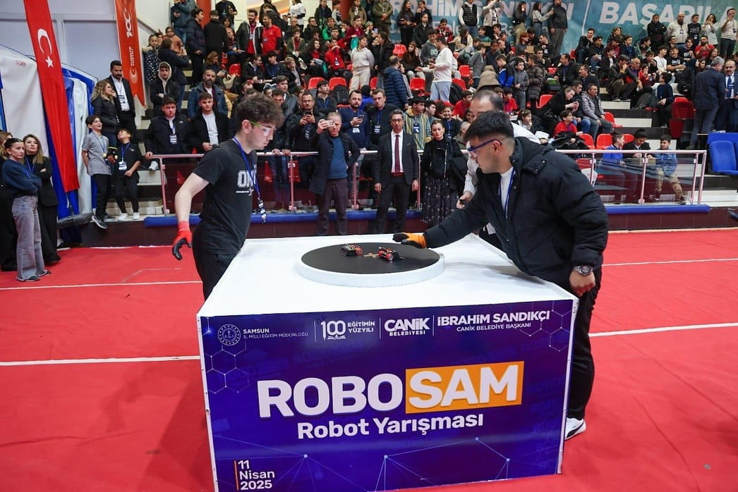 SAMSUN CANİK BELEDİYESİ'NİN BU YIL İKİNCİSİNİ DÜZENLEYECEĞİ ROBOSAM ROBOT YARIŞMASI'NDA...