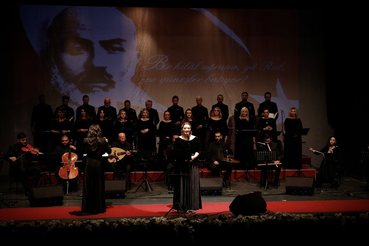 Samsun Devlet Klasik Türk Müziği Korosu tarafından kentte "Bir Milletin Sesiydi Akif" Konseri...
