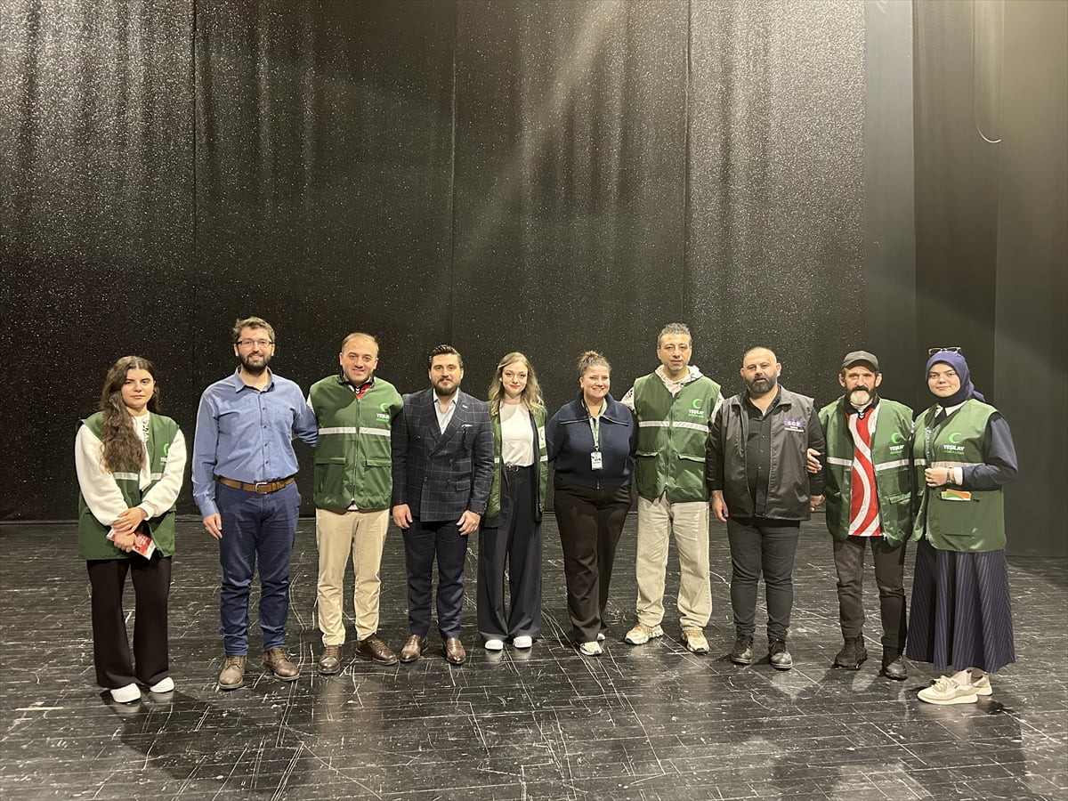 Samsun Gençlik Platformu, "Taşacak Bu Deniz" dizisi oyuncularıyla söyleşi organize etti. Samsun...