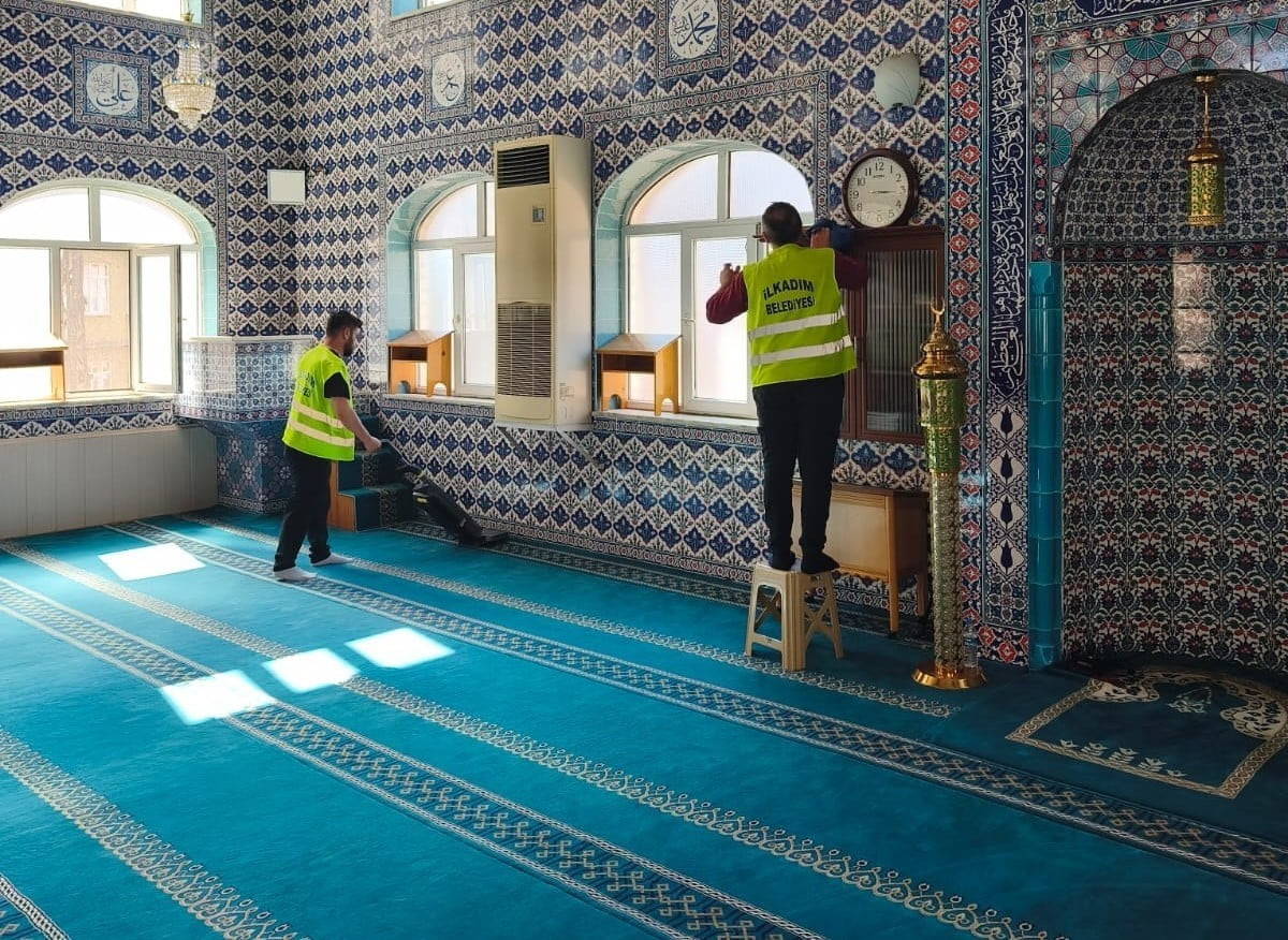SAMSUN İLKADIM BELEDİYESİ’NİN İBADETHANE TEMİZLİĞİ ÇALIŞMALARI DEVAM EDİYOR. GÜNDE 3 FARKLI...