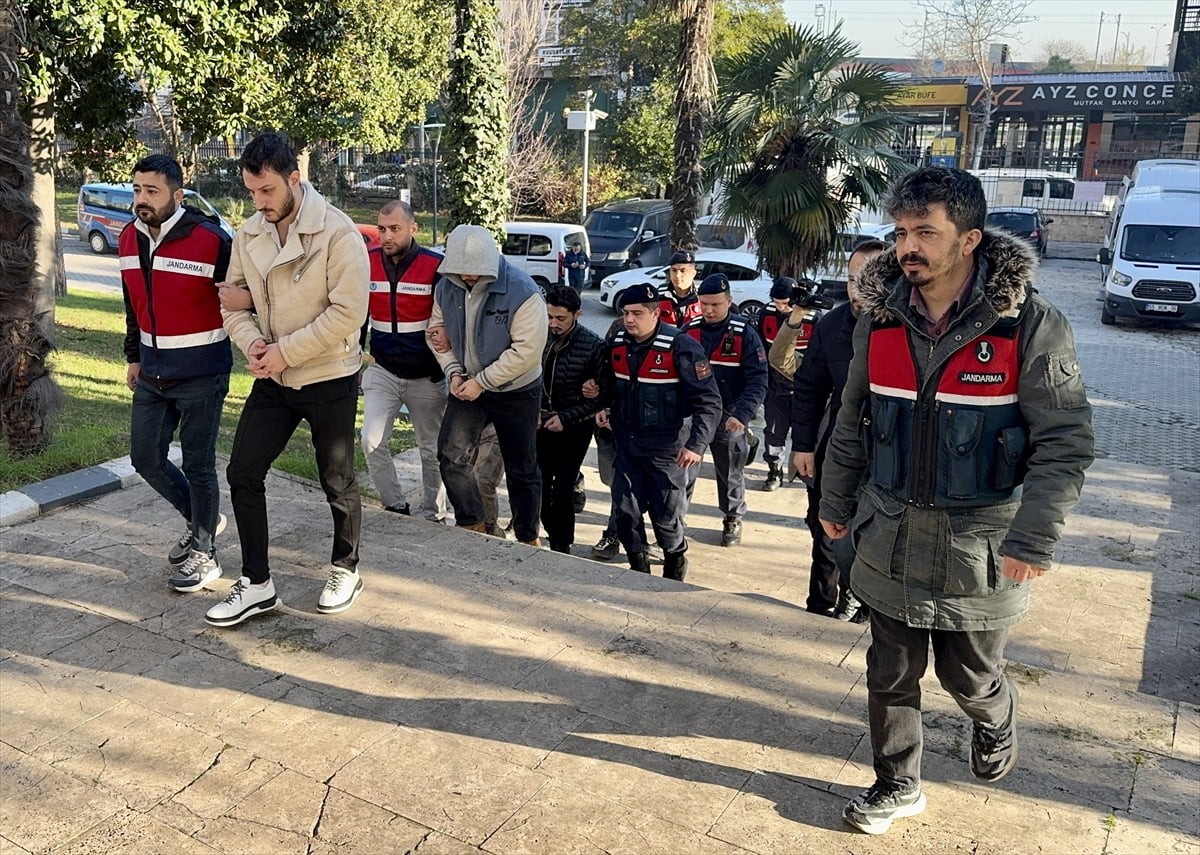 Samsun merkezli 3 ilde yasa dışı bahis soruşturması kapsamında gözaltına alınan 17 şüpheli...