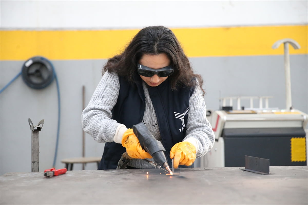 Samsun Ondokuz Mayıs Üniversitesi Makine Mühendisliği Bölümü 4. sınıf öğrencisi İkra Özdemir...